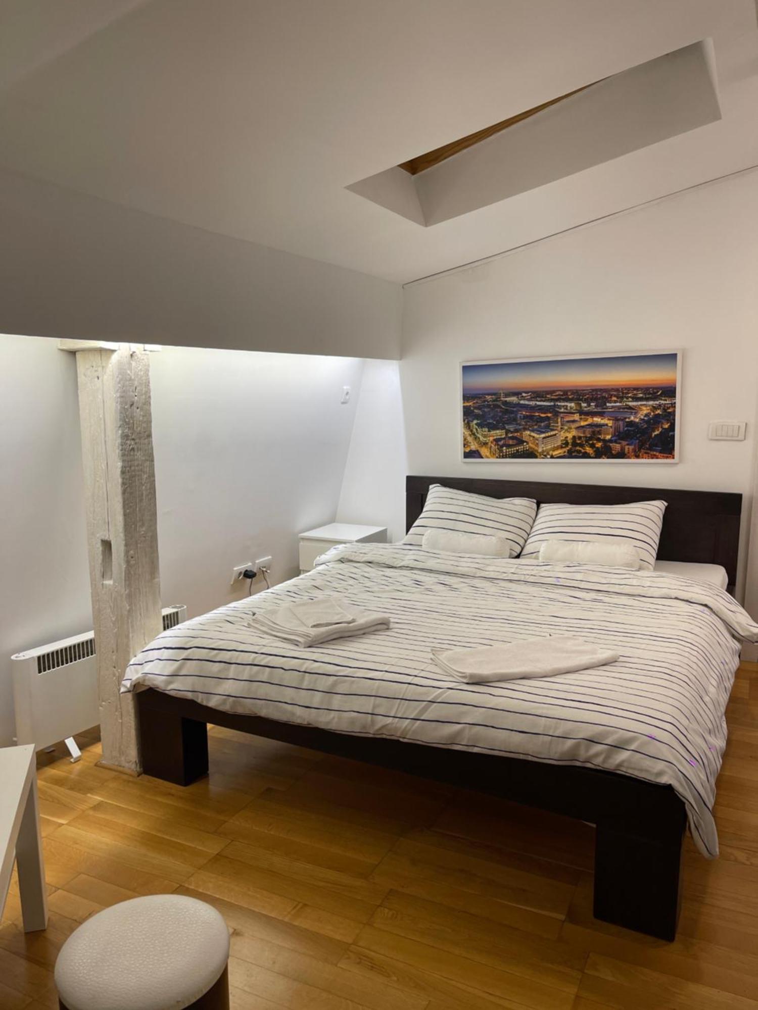 Double Bedroom Apartment In เบลเกรด ภายนอก รูปภาพ