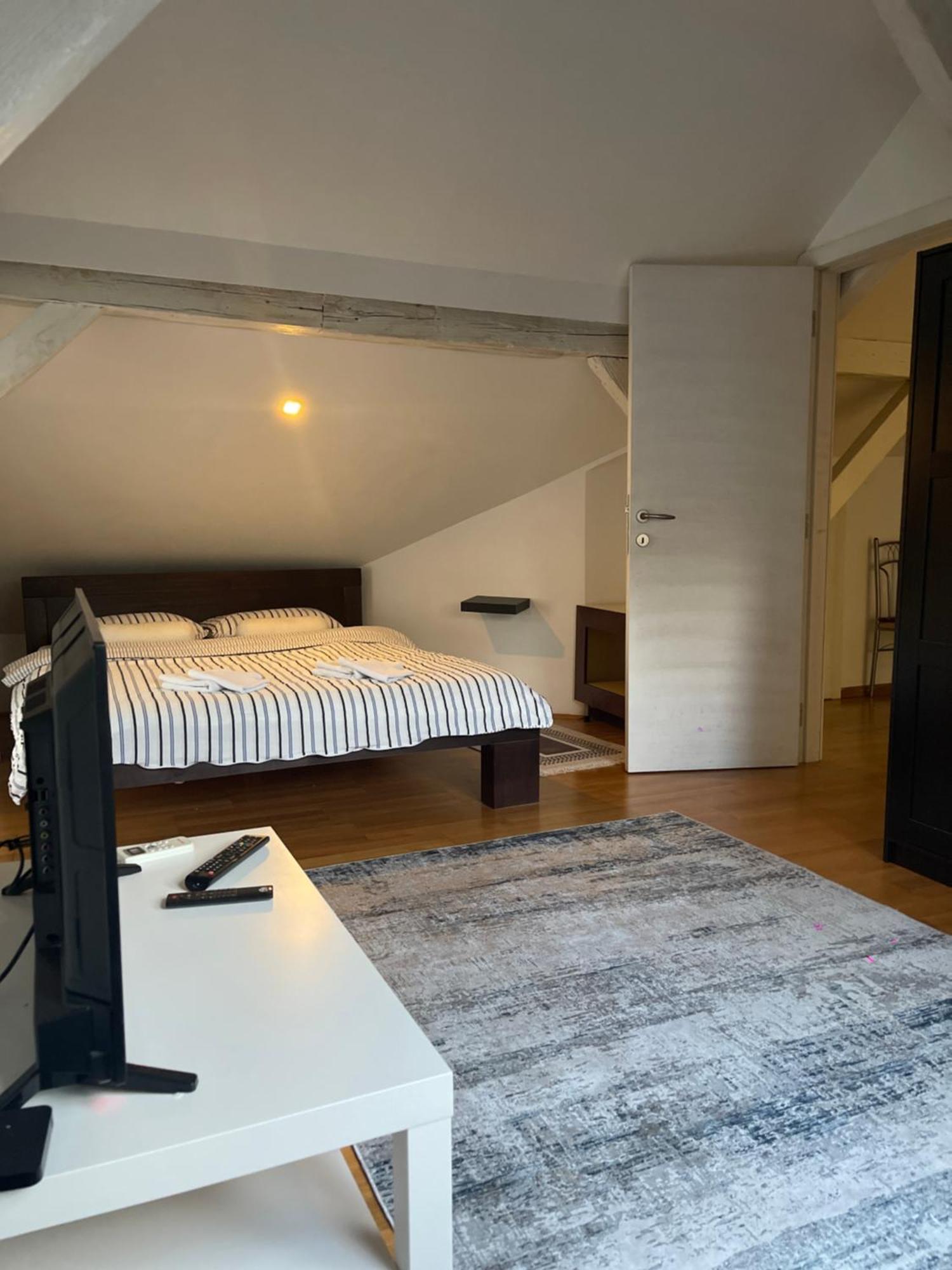 Double Bedroom Apartment In เบลเกรด ภายนอก รูปภาพ
